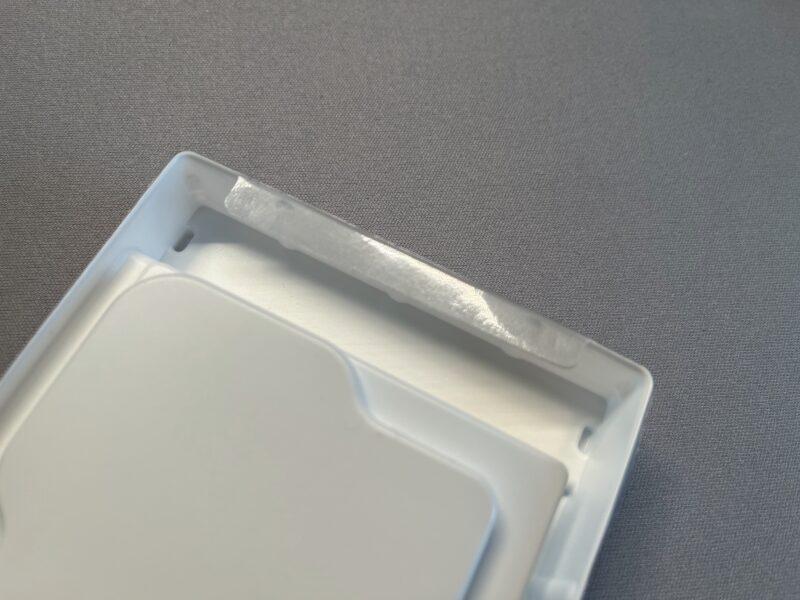 Simplismフルカバー ゴリラガラス 高透明 画面保護強化ガラス レビュー　貼るピタMAX